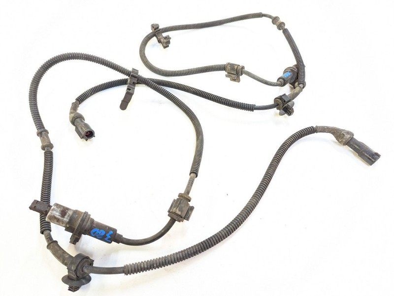 2WD Front Left / Right ABS Speed Sensor Set | Fits 1999-2002 Ford F250 F350 gallery