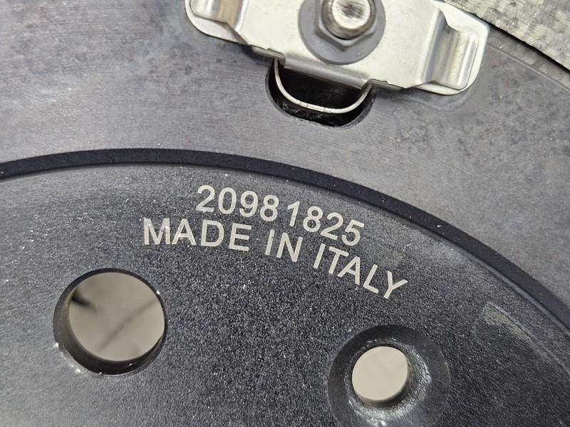 2015-2019 Corvette Z06 OEM Front Ceramic Brake Rotor J57 20981825 CRACKED 6150g gallery