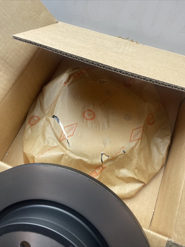 FORD FOCUS MK2 AND C-MAX REAR BRAKE DISCS PETROL DIESEL 04-11 280MM Genuine ￼ gallery