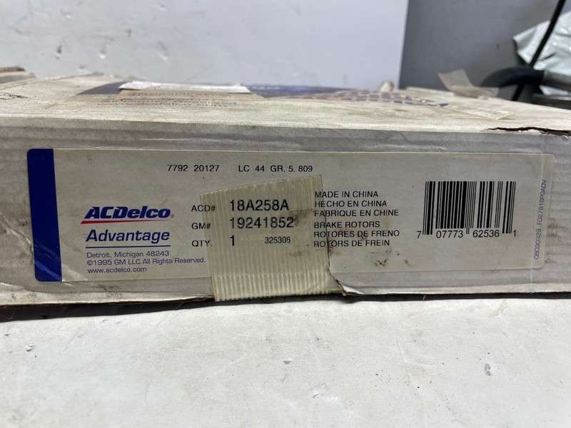 NEW ACDelco Disc Brake Rotor 18A258A 19241852