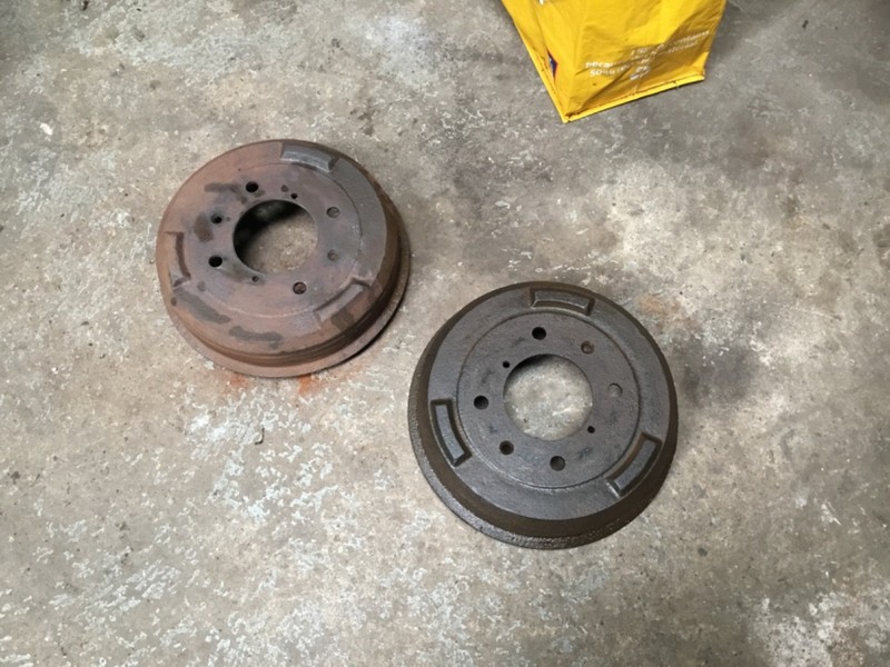 Genuine Peugeot 505 station wagon estate pair 2 rear Brake Drum 424723 243865432