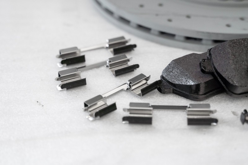 Mercedes S450 S550 S560 Brake disc rotor & pad set REAR OEM Genuine 2014-2020 gallery