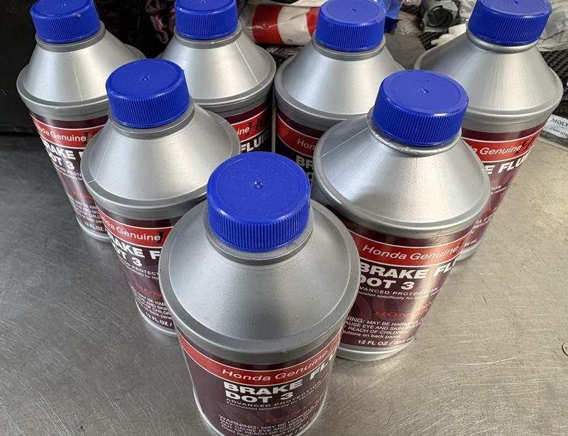 Genuine Honda Dot 3 Brake Fluid 12 fl. oz Bottle 08798-9008 (Pack of 7)