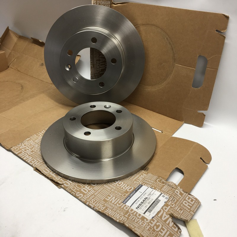 Nissan NV400 Rear Wheel Axle Brake Disc 304mm D320600QVA Genuine Master Movano
