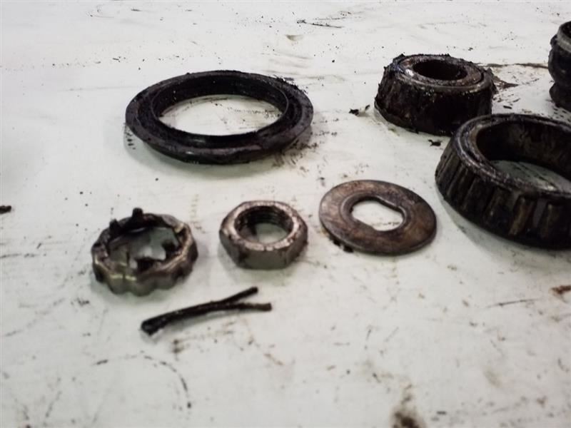 2wd Dually Front Wheel Bearings Fits 99 00 01 02 03 Ford F250 F350 gallery