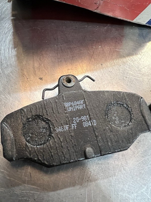 Unipart GBP684AF Brake Pads Two Pads One Wheel Half Set Premium Quality gallery