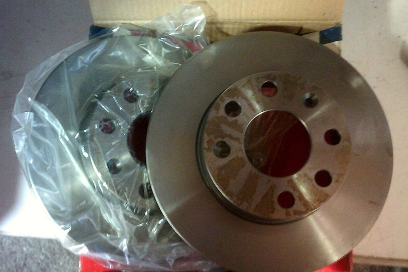 Vauxhall astra mk I II Nova 1.0 1.2 1.4 new front brake discs GBD299