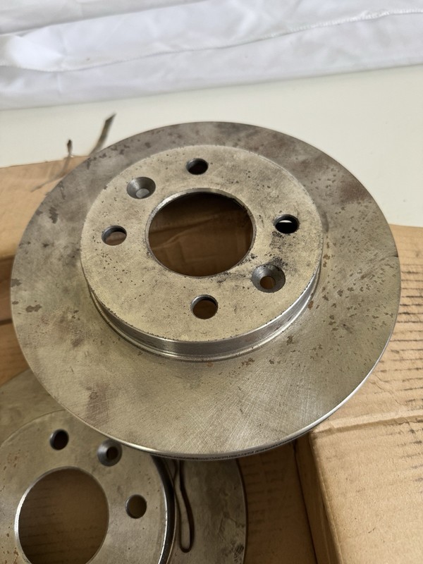 2x Brake Discs Pair Vented fits RENAULT CLIO Mk1 1.4 Front 90 to 98 238mm Rusted gallery