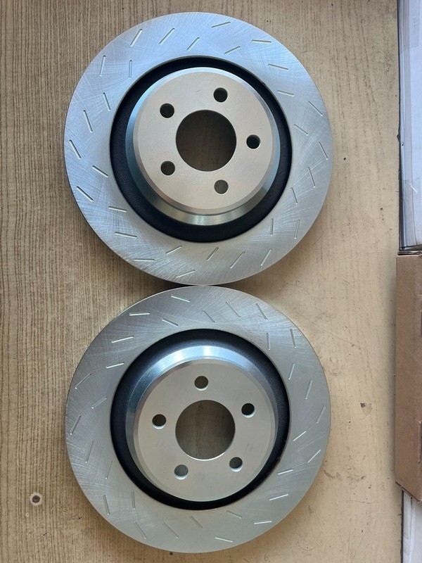 Rear Slot Zinc Brake Rotors – For Charger Challenger Hellcat 15-20 (4 piston)