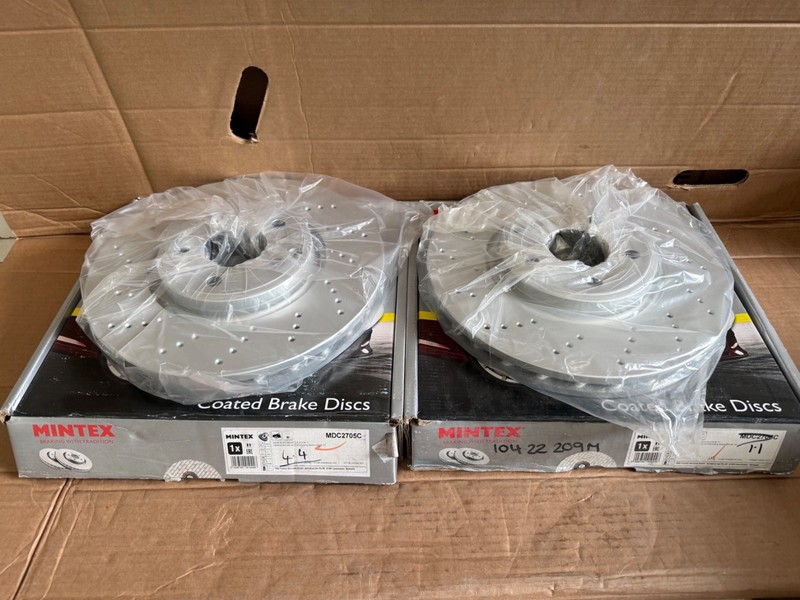 For Mercedes CLS Front Brake Discs Vented Perforated Pair 322mm Mintex MDC2705