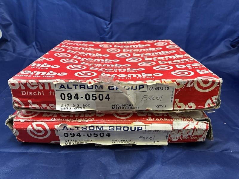 BREMBO Brake Discs 08.4974.10 HYUNDA MITSUBISHI 51712-21300 MB316729 - PAIR -NOS gallery
