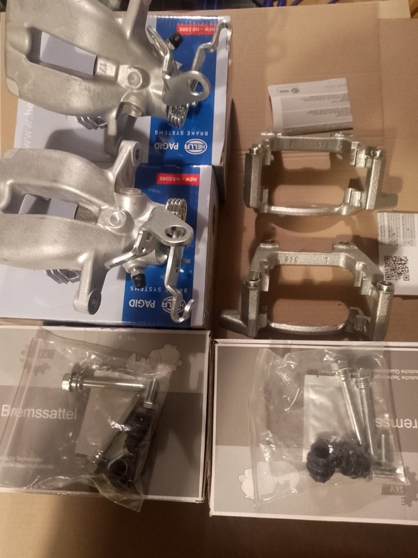 Golf R32 Mk5 Rear brake Calipers + carriers ,,, For 310mm Discs, vw volkswagen, gallery