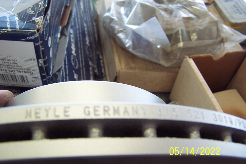 BMW FRONT BRAKE ROTOR *PAIR*(2) GERMAN 34111163013 525I 528I SEDAN WAGON L6 gallery