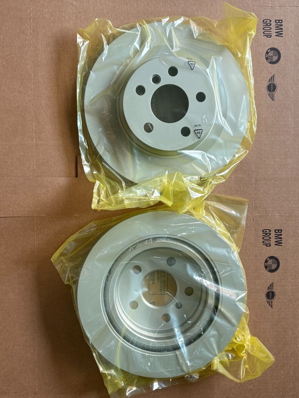 GEN For BMW X2 28i 2.0L 2018 2020 2023 F&R Coated Disc Brake Rotors & Brake Pads gallery