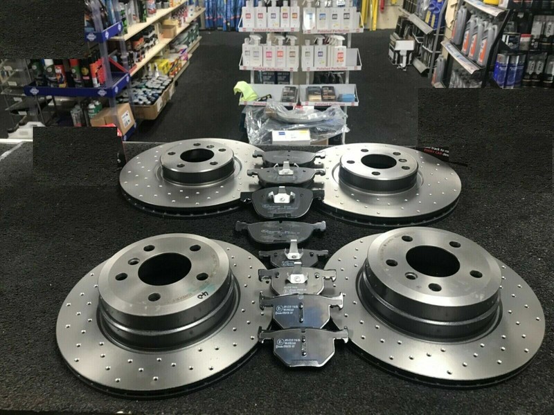 FOR BMW X5 3.0 M50D F15 FRONT REAR DRILLED BRAKE DISCS & BRAKE PADS 385 + 345MM