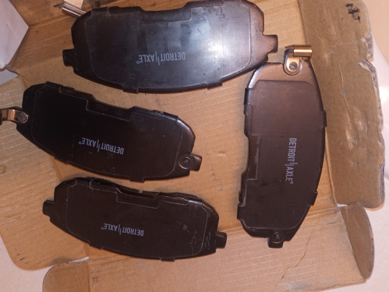 Altima G35 2003-2010 Front Brake Pads Set (4) Detroit Axle Ceramic P-815A NIB gallery