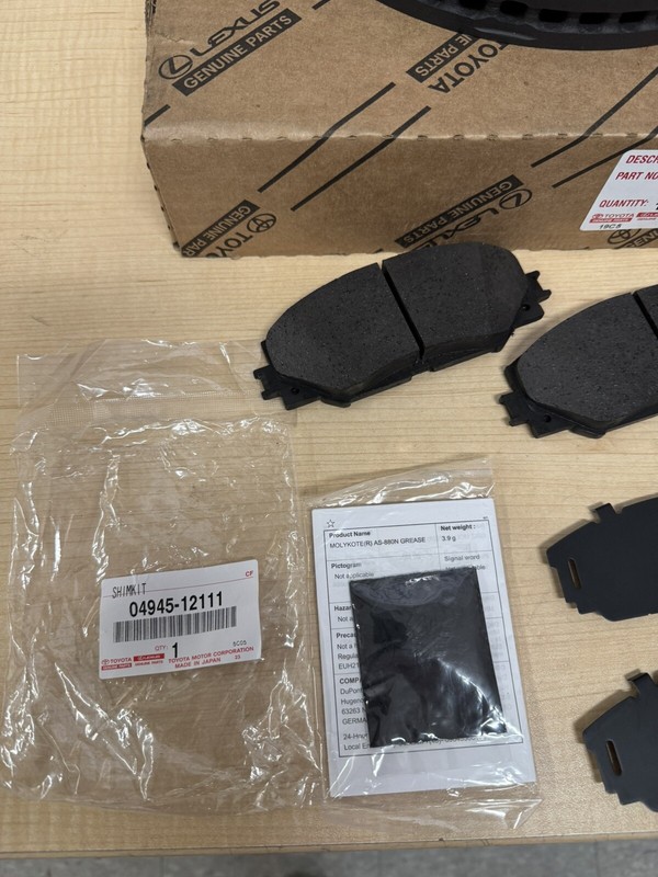 2006-2012 RAV4 4CYL NEW FRONT GENUINE TOYOTA BRAKE KIT OEM ROTORS PADS & SHIMS gallery