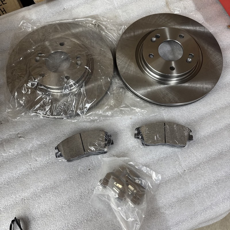Front 2 Brake Discs And Pads For Ssangyong Tivoli 1.6 + Tivoli XLV 2015-2021