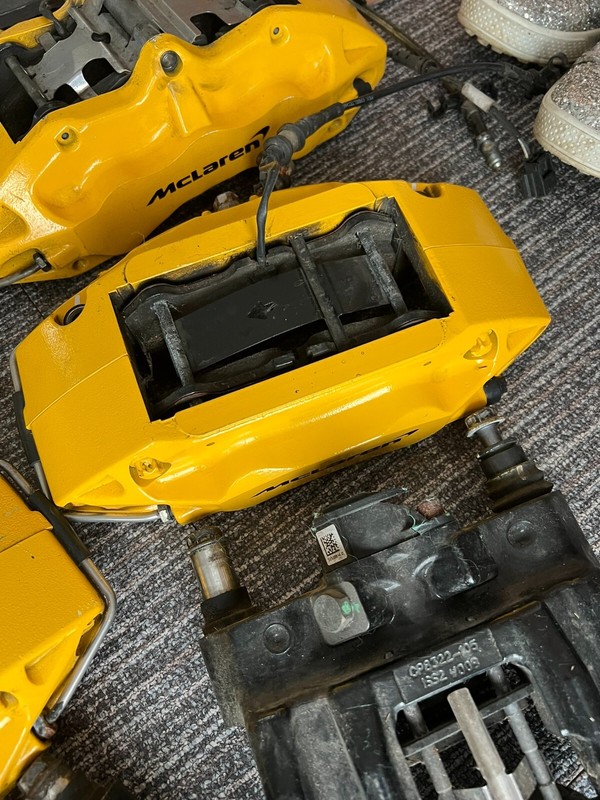 Mclaren Carbon Ceramic DISC & brake set good condition gallery