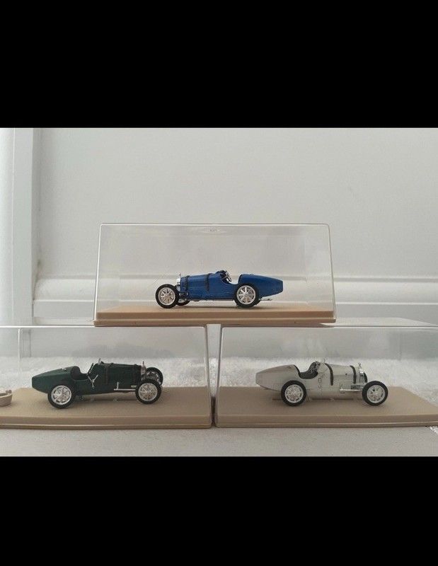 A179: Eligor #1025 1:43 Bugatti Type 35B Course 1927. White, blue & green. gallery