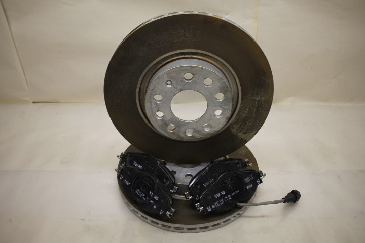 AUDI S3 SALOON (8VM/8VS) 2015 FRONT BRAKE DISCS 5C0615301B