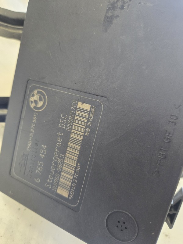 2004 BMW 325ci Abs Control Unit Complete gallery