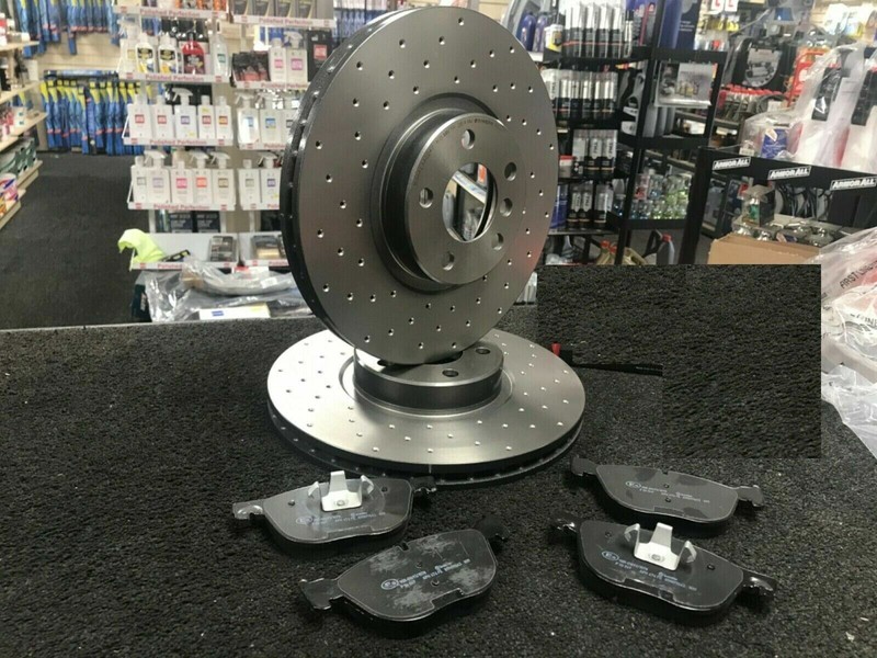 FOR BMW X5 3.0 M50D E70 FRONT REAR DRILLED BRAKE DISCS & BRAKE PADS 385 + 345MM gallery