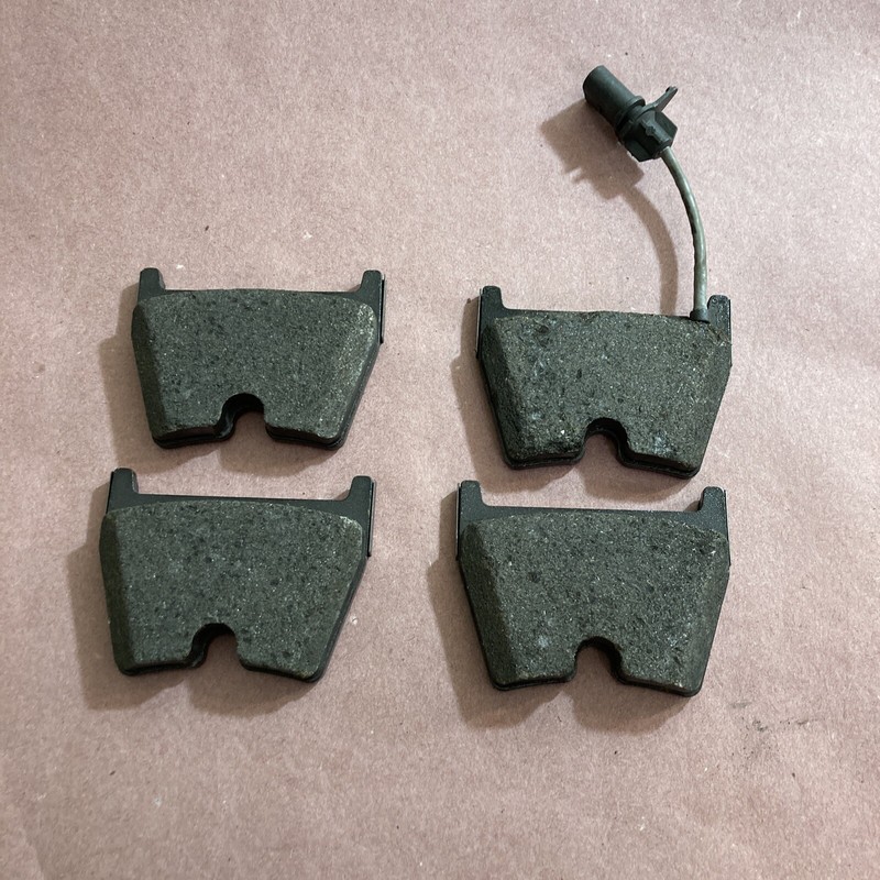 Partial set Audi R8 16-20 Front brake pads for Brembo 365x34mm rotor gallery