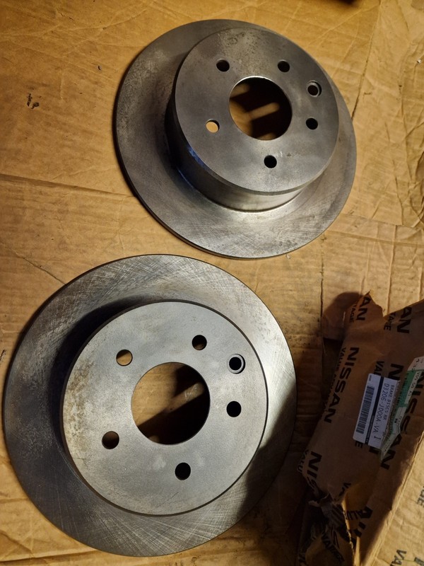 GENUINE NEW NISSAN JUKE 2010 - 2019 E NV200 REAR BRAKE DISCS X2 D3206JD00AVA gallery