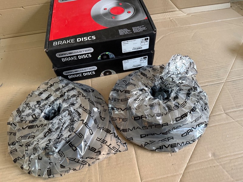 Fits Toyota RAV4 Rear Brake Discs Pair 302mm 4243142040 Drivemaster DMD040 gallery