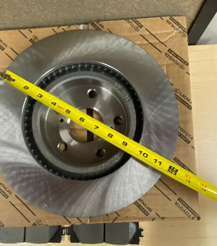 2006-2012 RAV4 V6 NEW FRONT GENUINE TOYOTA BRAKE KIT OEM ROTORS & OEM BRAKE PADS gallery