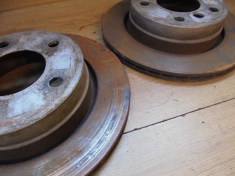 BMW 3 SERIES 318 E46 2005 2.0 16V PAIR OF REAR VENTED BRAKE DISCS 275 MM gallery