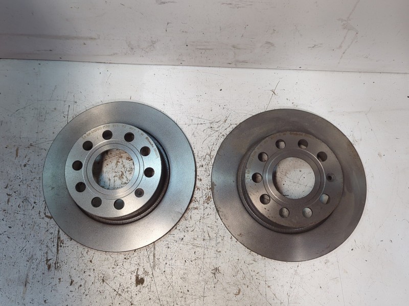2x Brembo Brake Discs Solid Rear 253mm 08.9502.11 1K0615601K gallery
