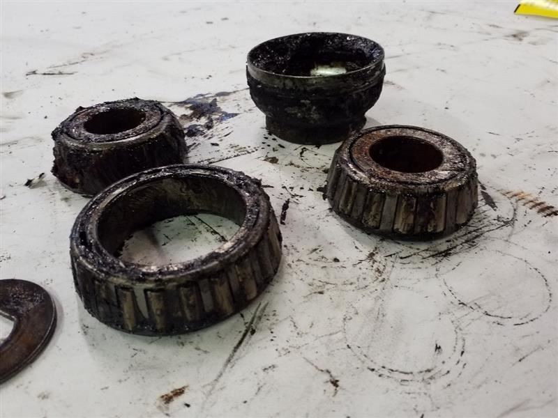 2wd Dually Front Wheel Bearings Fits 99 00 01 02 03 Ford F250 F350 gallery
