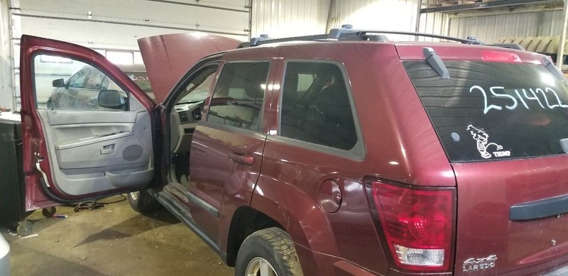 Front Brakes Excluding Srt Fits 05-10 GRAND CHEROKEE 2120369 gallery