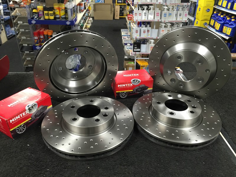 AUDI A7 3.0TFSi 2010 PERFORMANCE BRAKE DISC CROSS DRILLED FRONT REAR PADS