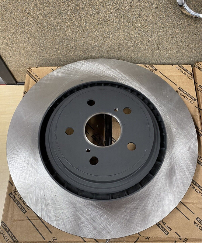 2020-2024 TOYOTA HIGHLANDER OEM GENUINE FRONT BRAKE ROTORS WITH OEM BRAKE PADS gallery
