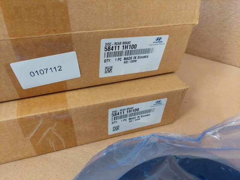 Hyundai ix35 Rear Solid Brake Discs Set 262mm 584111H100 1.7D 2010-2019 Genuine gallery