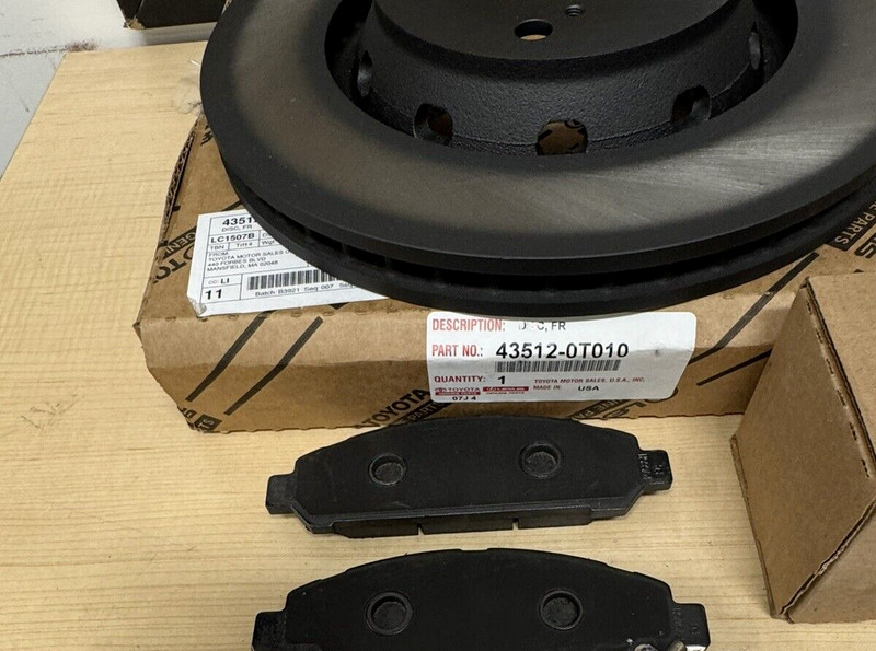 2009-2015 TOYOTA VENZA FRONT BRAKE KIT OEM ROTORS & BRAKE PAD KIT NEW (no shims) gallery