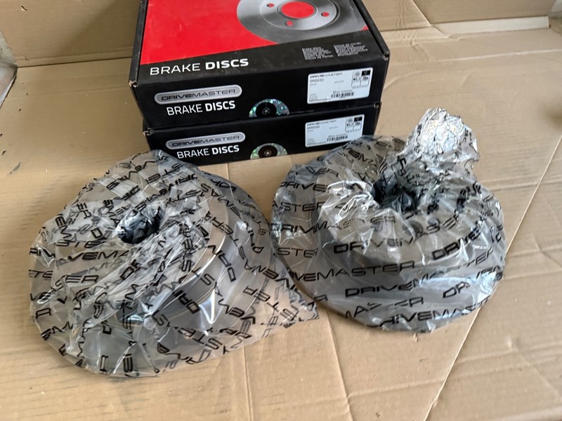 Fits Toyota RAV4 Rear Brake Discs Pair 302mm 4243142040 Drivemaster DMD040 gallery