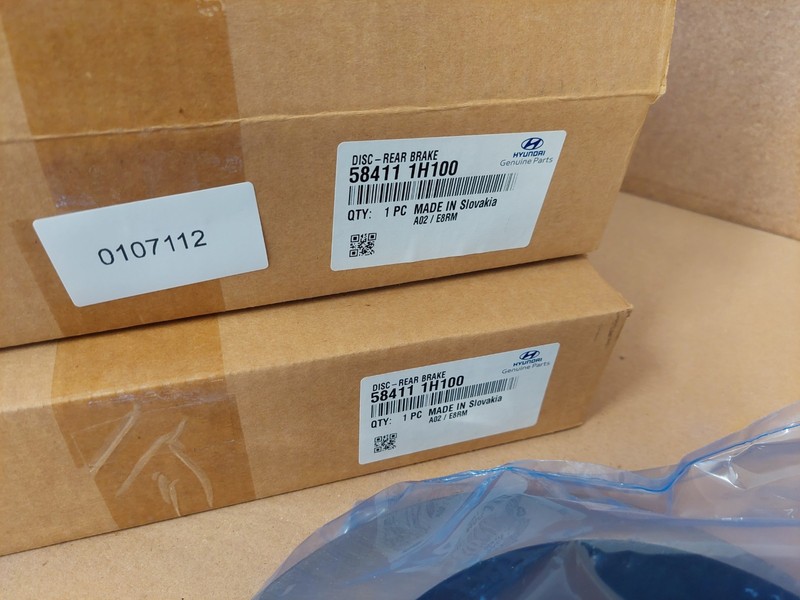 Hyundai ix35 Rear Solid Brake Discs Set 262mm 584111H100 1.7D 2010-2019 Genuine gallery