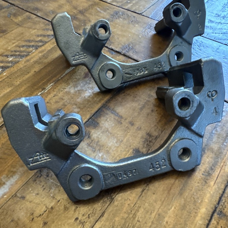OE BMW 840 850 E31 Brake Caliper Support Bracket Rear L&R E38 740i 740iL 6758904