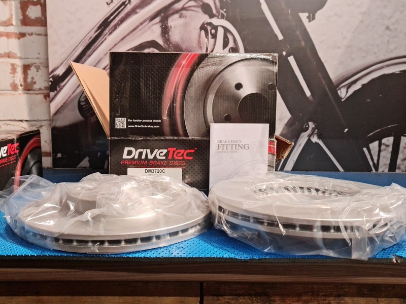 2x DriveTec Front DM3720C Brake Discs 47.2mm Height 282mm Outer Diameter Vented gallery