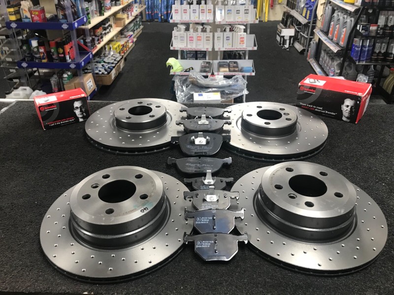 BMW X5 Xdrive 40D MSPORT BRAKE DISCS CROSS DRILLED BRAKE PADS FRONT REAR