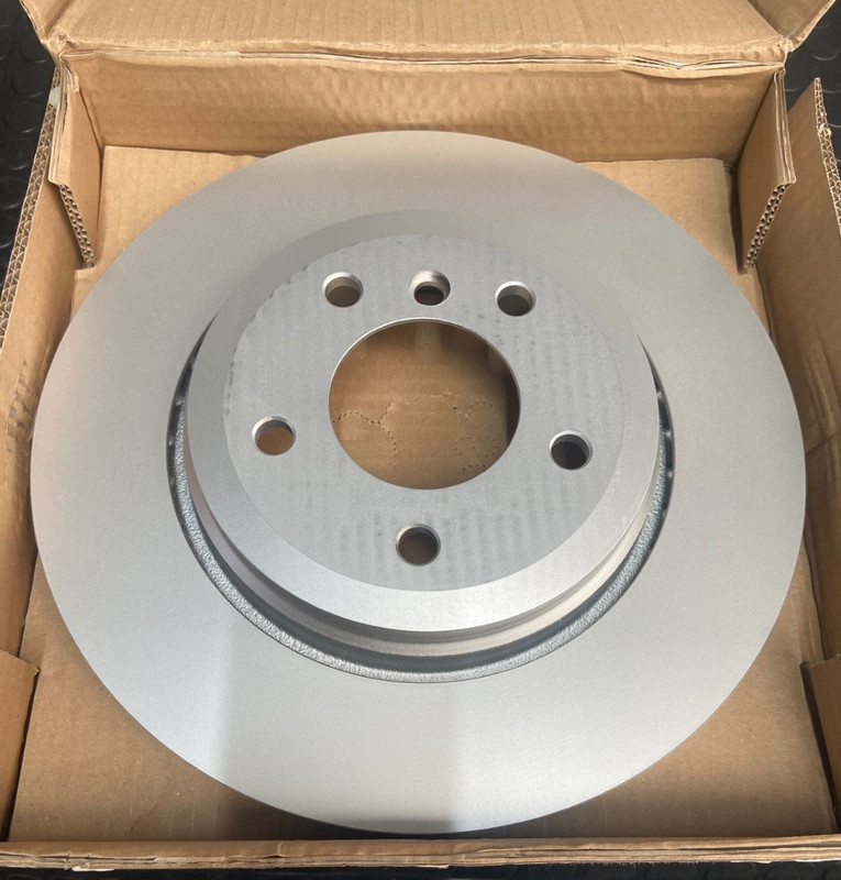 2x New Original BMW Ventilated Brake Disc Rear E46 325 330-320 22mm 34216864052