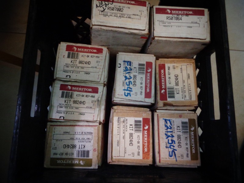 MERITOR BRAKE REPAIR KITS 3 of R507064 and 7 of 8824HD 10 IN LOT