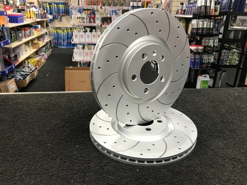 FOR NISSAN PATHFINDER R51 2.5 DCi 05- FRONT DRILLED GROOVED BRAKE DISCS 320MM