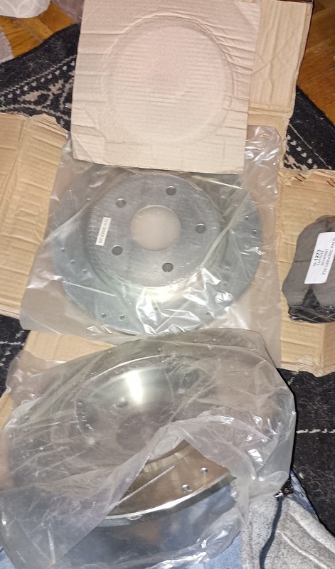 Rear Slotted Rotors & front Ceramic Brake Pads for jeep Rubicon gallery