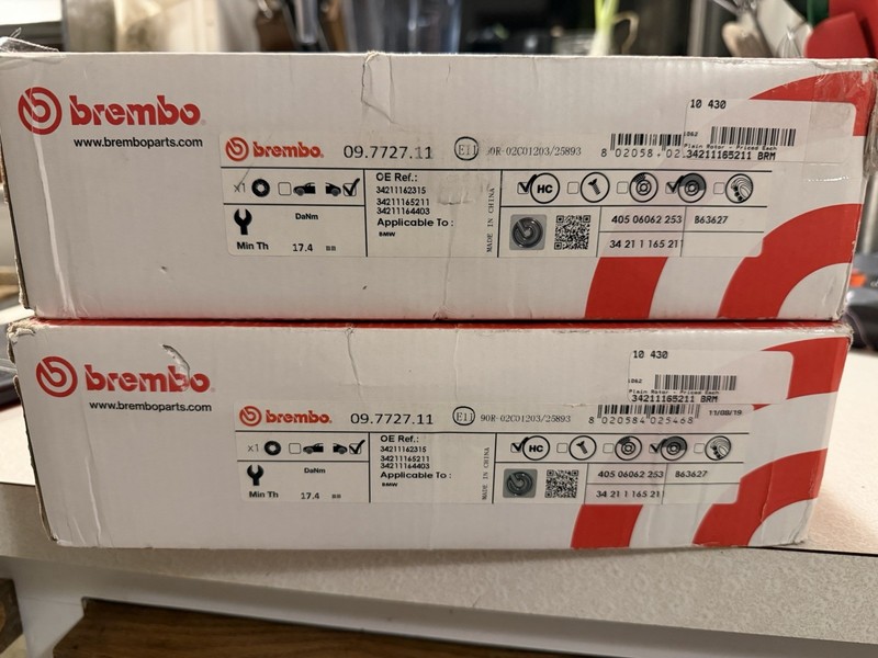 E46 E46 2x (Pair) Rear Brake Rotor Coated OE Brembo 09.7777.11