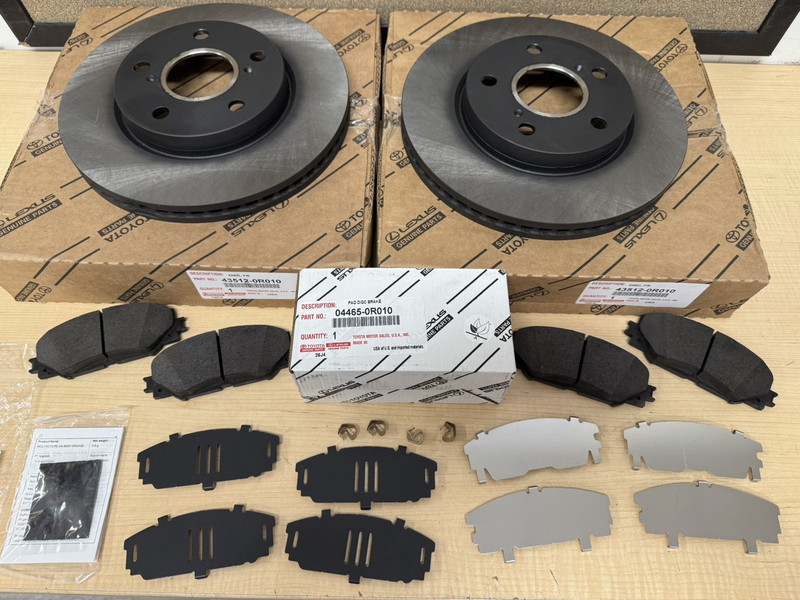 2006-2012 RAV4 4CYL NEW FRONT GENUINE TOYOTA BRAKE KIT OEM ROTORS PADS & SHIMS gallery